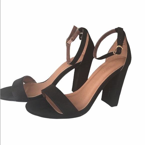 Strappy block heel sandal - Picture 1 of 6